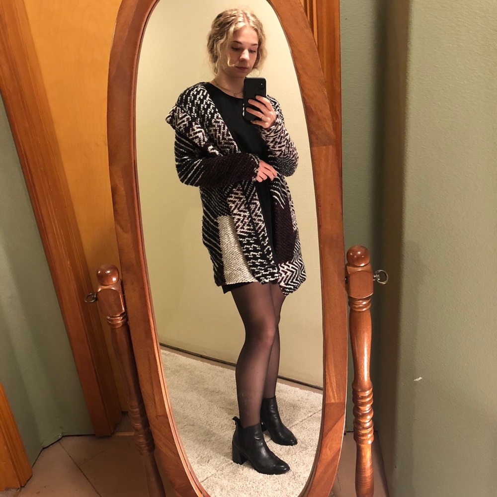 Cardigan - Picture 1 of 3